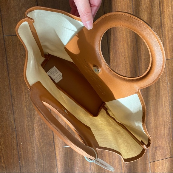 NWT Shoppers Faux Leather Trim Canvas Top Handle Carry Bag Tan and Cream - Picture 3 of 5